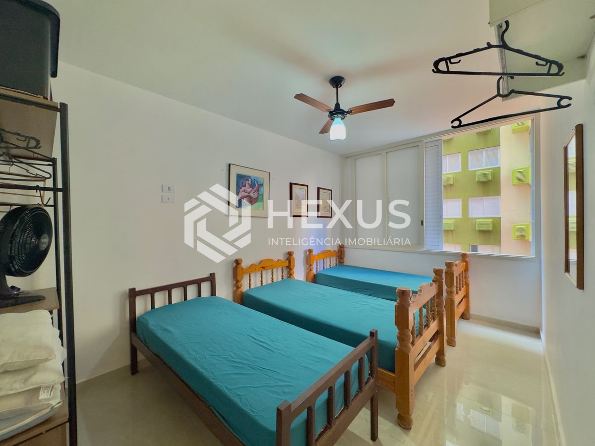 Foto 3 de Apartamento reformado Praia das Pitangueiras à venda, Guarujá-SP.
