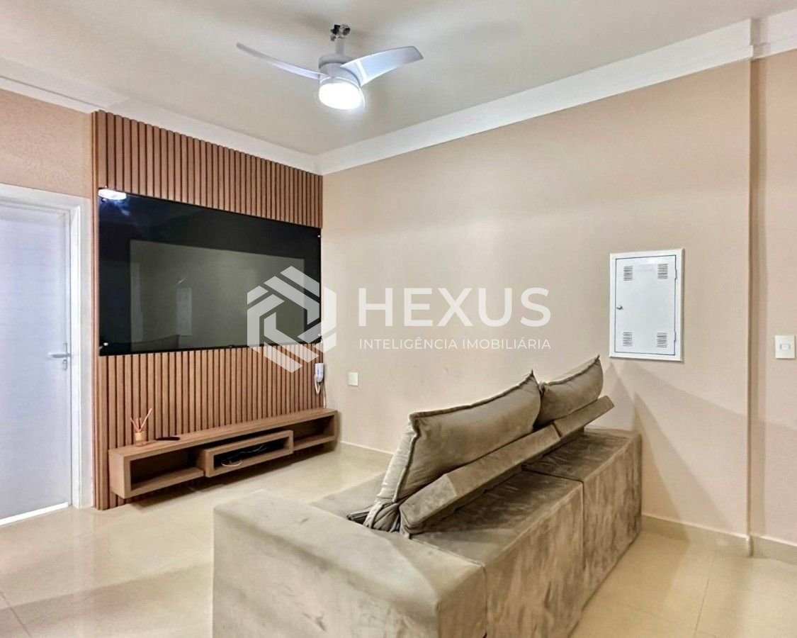 Foto 3 de Apartamento reformado a 100m da praia na região da Brunela na Enseada, Guarujá