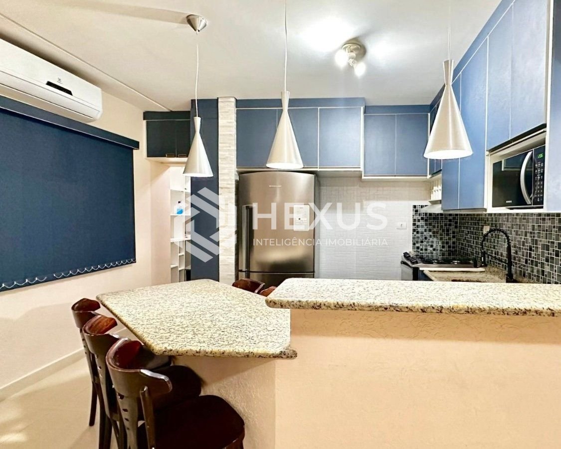 Foto 2 de Apartamento reformado a 100m da praia na região da Brunela na Enseada, Guarujá