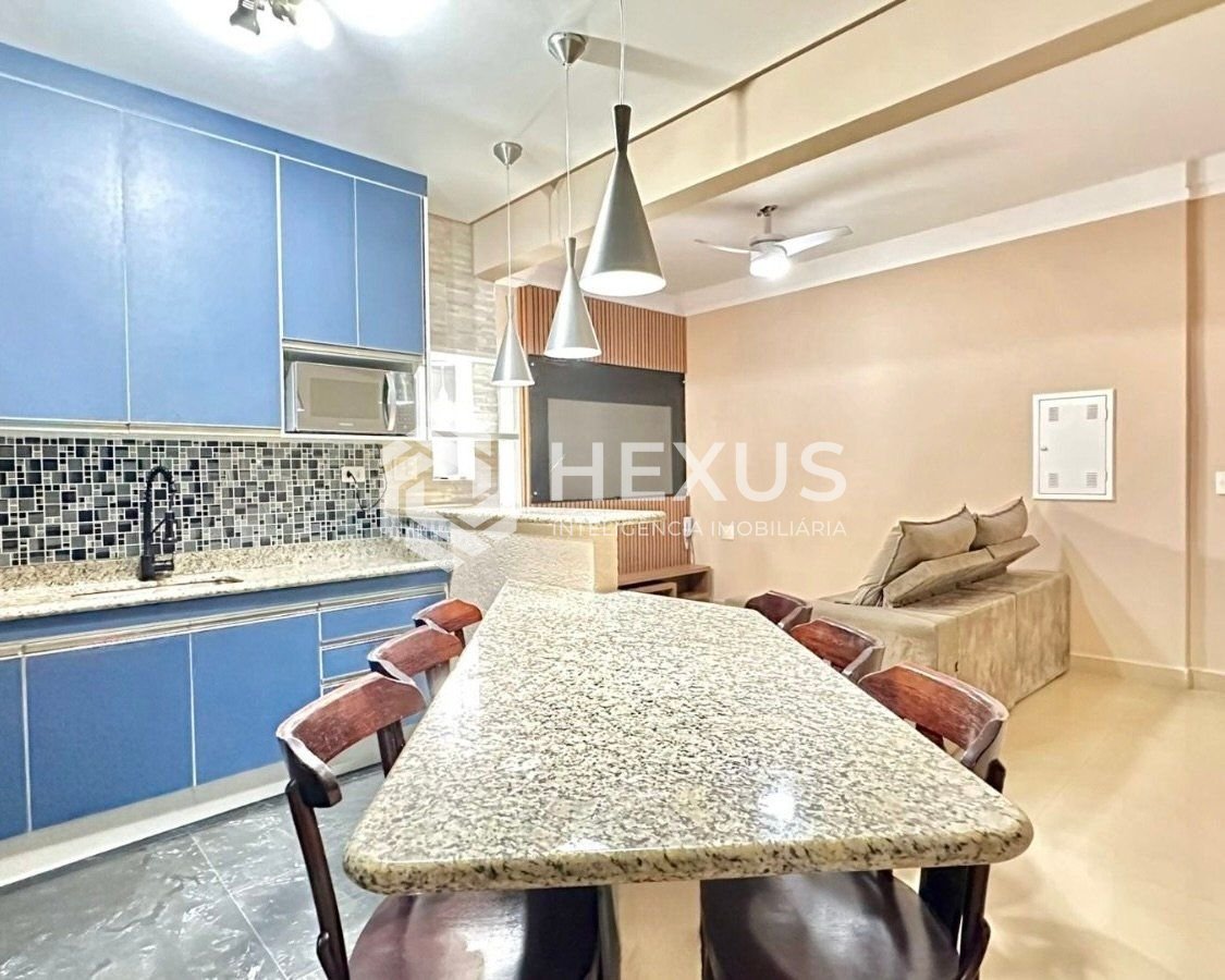Foto 5 de Apartamento reformado a 100m da praia na região da Brunela na Enseada, Guarujá