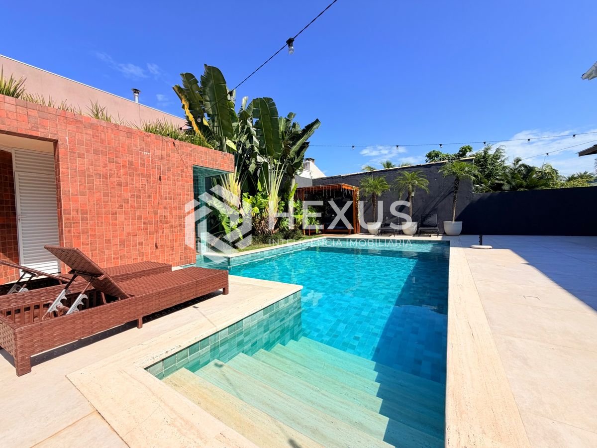 Foto 3 de Oportunidade no Condomínio Jardim Acapulco c/ 7 Suítes