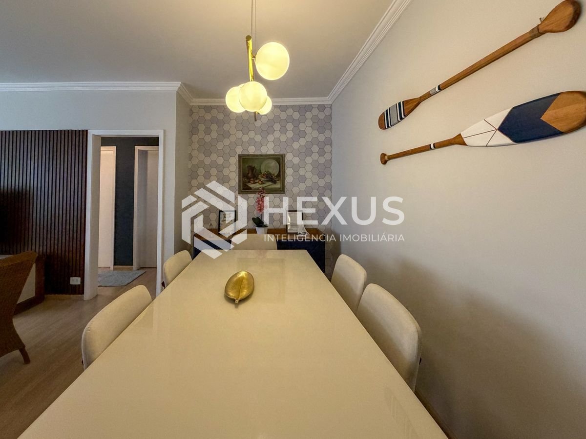 Foto 4 de Apartamento reformado a 2 quadras da praia nas Pitangueiras, Guarujá