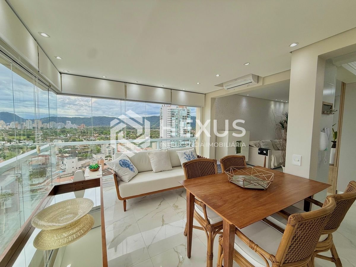 Foto 3 de Apartamento reformado com varanda gourmet vista mar e lazer na Enseada, Guarujá