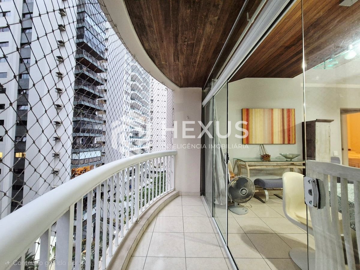 Foto 2 de Apartamento reformado com varanda vista mar e lazer nas Pitangueiras, Guarujá