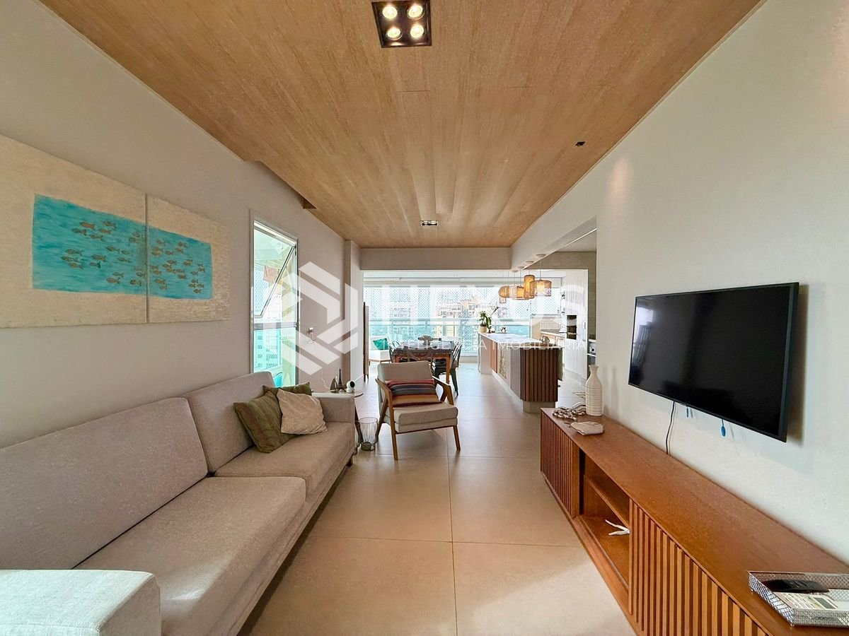Foto 3 de Apartamento reformado com varanda gourmet vista mar e lazer a 250m da praia na Enseada, Guarujá