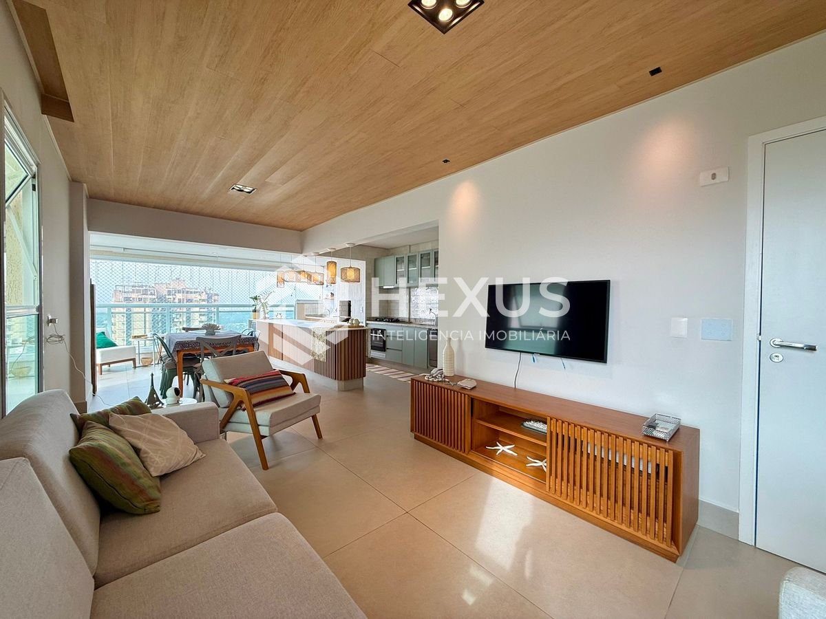 Foto 4 de Apartamento reformado com varanda gourmet vista mar e lazer a 250m da praia na Enseada, Guarujá