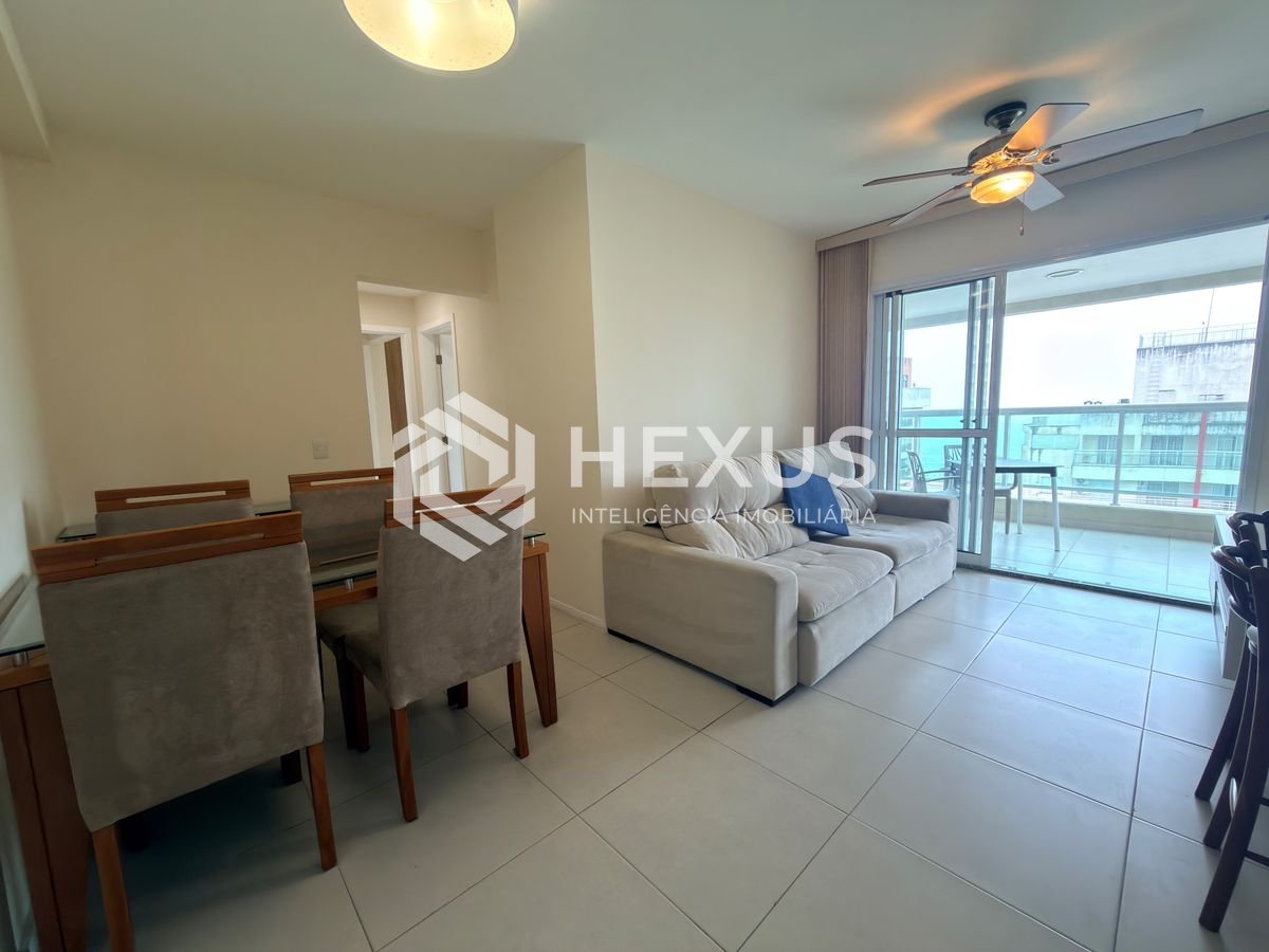 Foto 3 de Apartamento reformado com varanda gourmet vista mar nas Pitangueiras, Guarujá