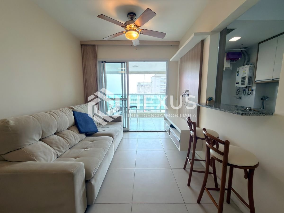 Foto 5 de Apartamento reformado com varanda gourmet vista mar nas Pitangueiras, Guarujá