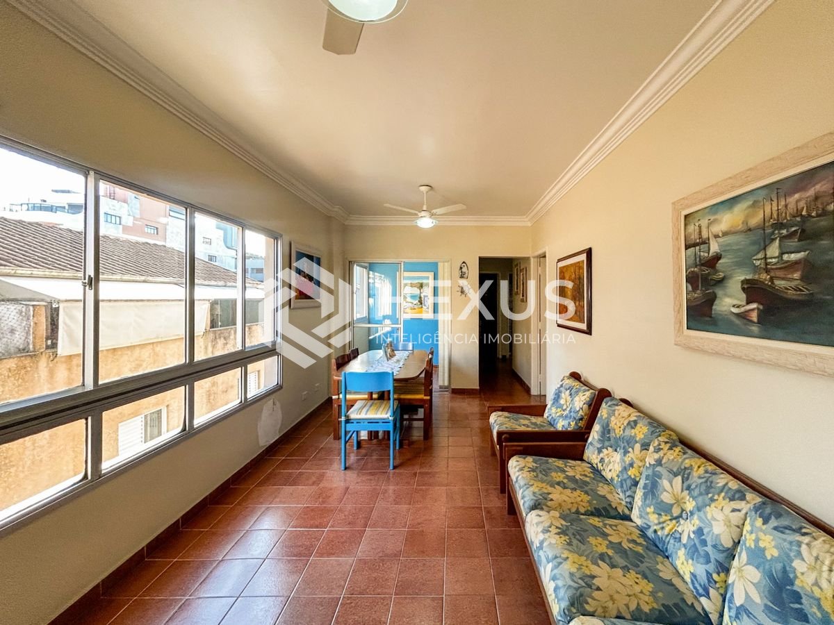 Foto 3 de Apartamento com varanda a 500m da praia na região do Tortugas na Enseada, Guarujá