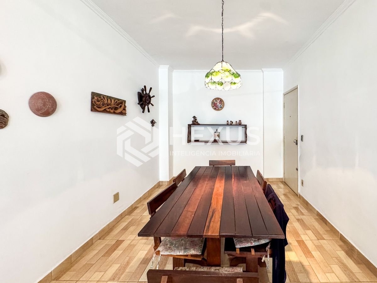 Foto 4 de Apartamento com varanda a 450m da praia na região do Jardim Las Palmas no Jardim Astúrias, Guarujá