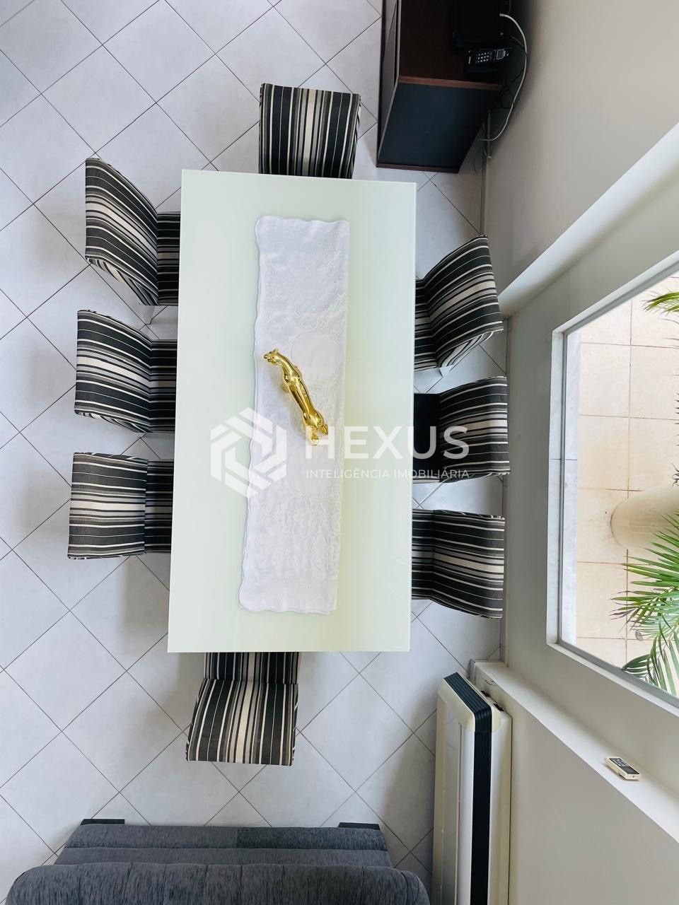 Foto 4 de Casa reformada com varanda piscina e área gourmet a 600m da praia no Balneário Praia do Pernambuco, Guarujá