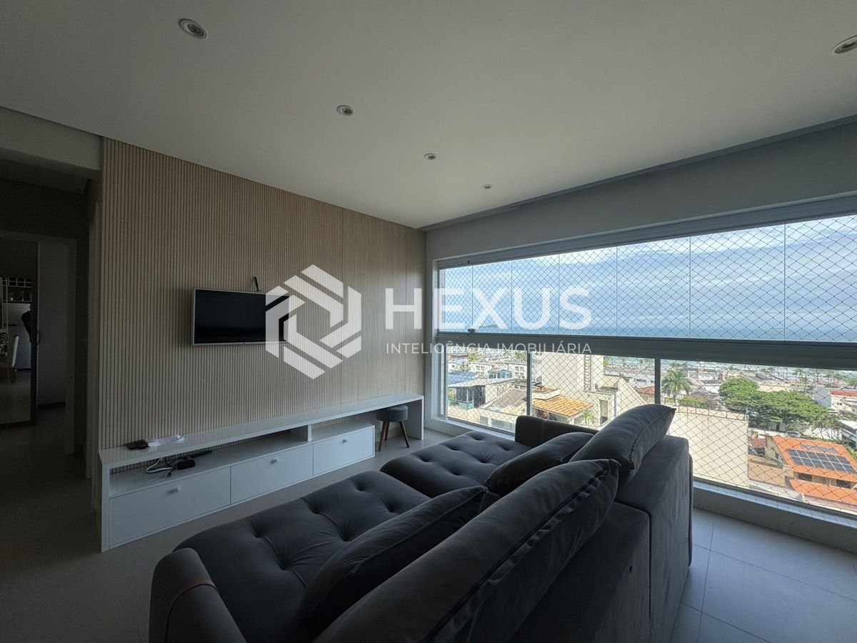 Foto 5 de Apartamento reformado com varanda vista mar a 100m da praia na Enseada, Guarujá