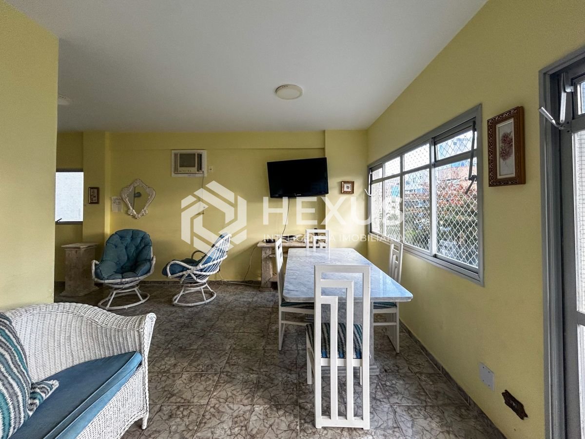 Foto 3 de Apartamento com varanda na Enseada, Guarujá