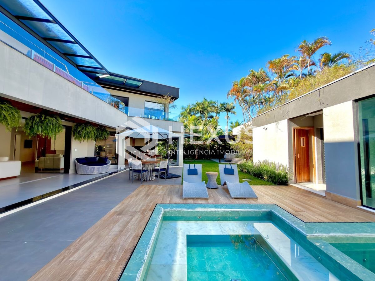 Foto 5 de Casa de alto padrão com piscina e área gourmet no Jardim Acapulco, Guarujá