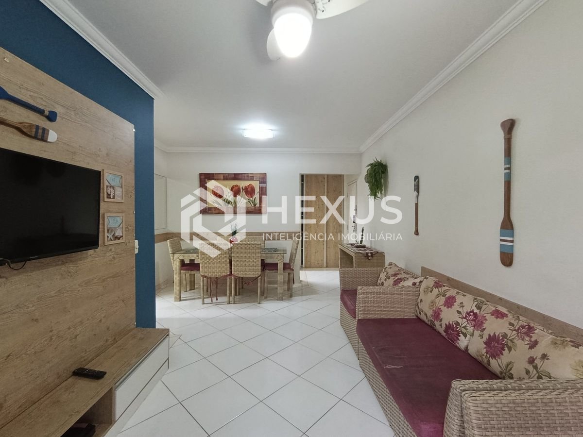 Foto 4 de Apartamento reformado com varanda a 300m da praia na Enseada, Guarujá