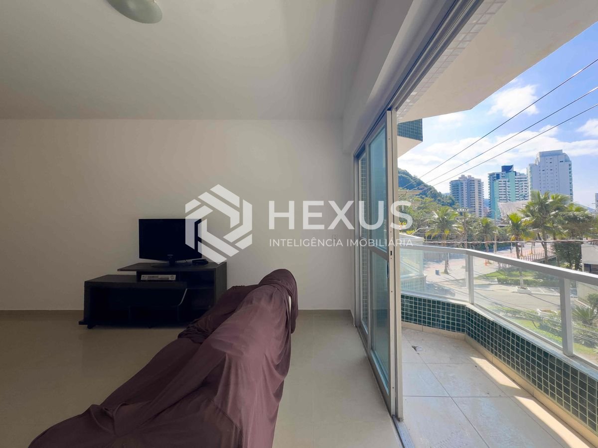 Foto 5 de Apartamento com varanda e vista mar na beira mar da Praia das Pitangueiras, Guaruja