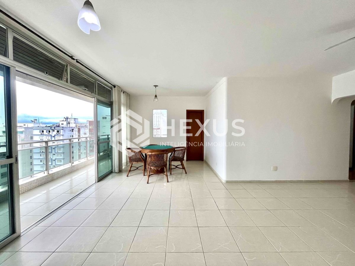 Foto 3 de Apartamento com varanda e vista mar a uma quadra da Praia das Pitangueiras de 3 quartos (1 suíte), 1 vaga, Guarujá-SP.