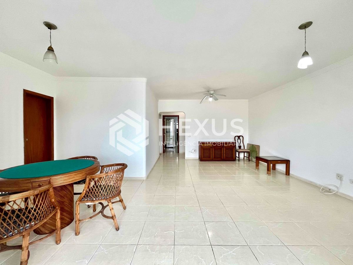 Foto 4 de Apartamento com varanda e vista mar a uma quadra da Praia das Pitangueiras de 3 quartos (1 suíte), 1 vaga, Guarujá-SP.