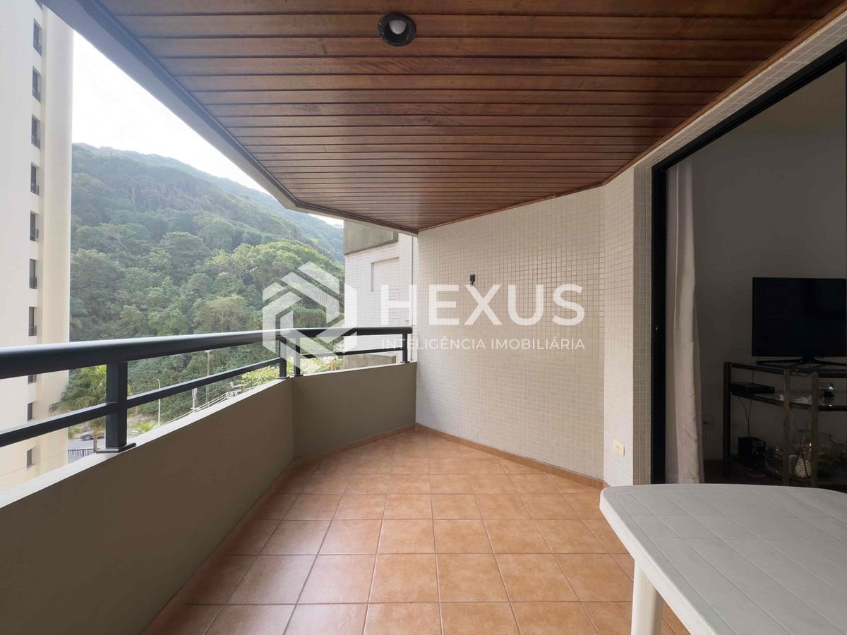 Foto 4 de Apartamento com varanda e lazer na beira mar da Praia das Pitangueiras, Guaruja