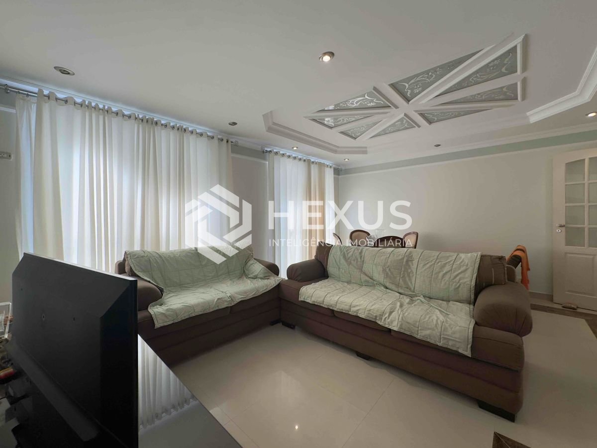 Foto 5 de Apartamento com varanda e vista mar a uma quadra da Praia das Pitangueiras à venda, Guarujá-SP.