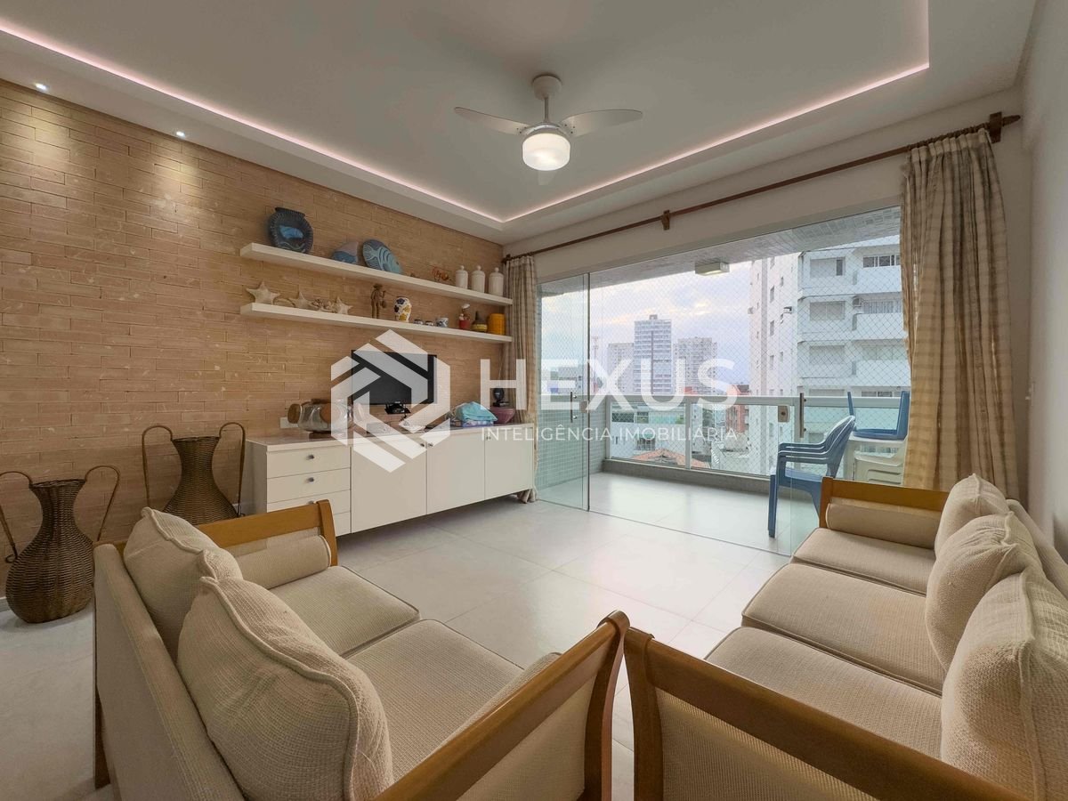 Foto 4 de Apartamento reformado com varanda na Praia das Astúrias, Guarujá