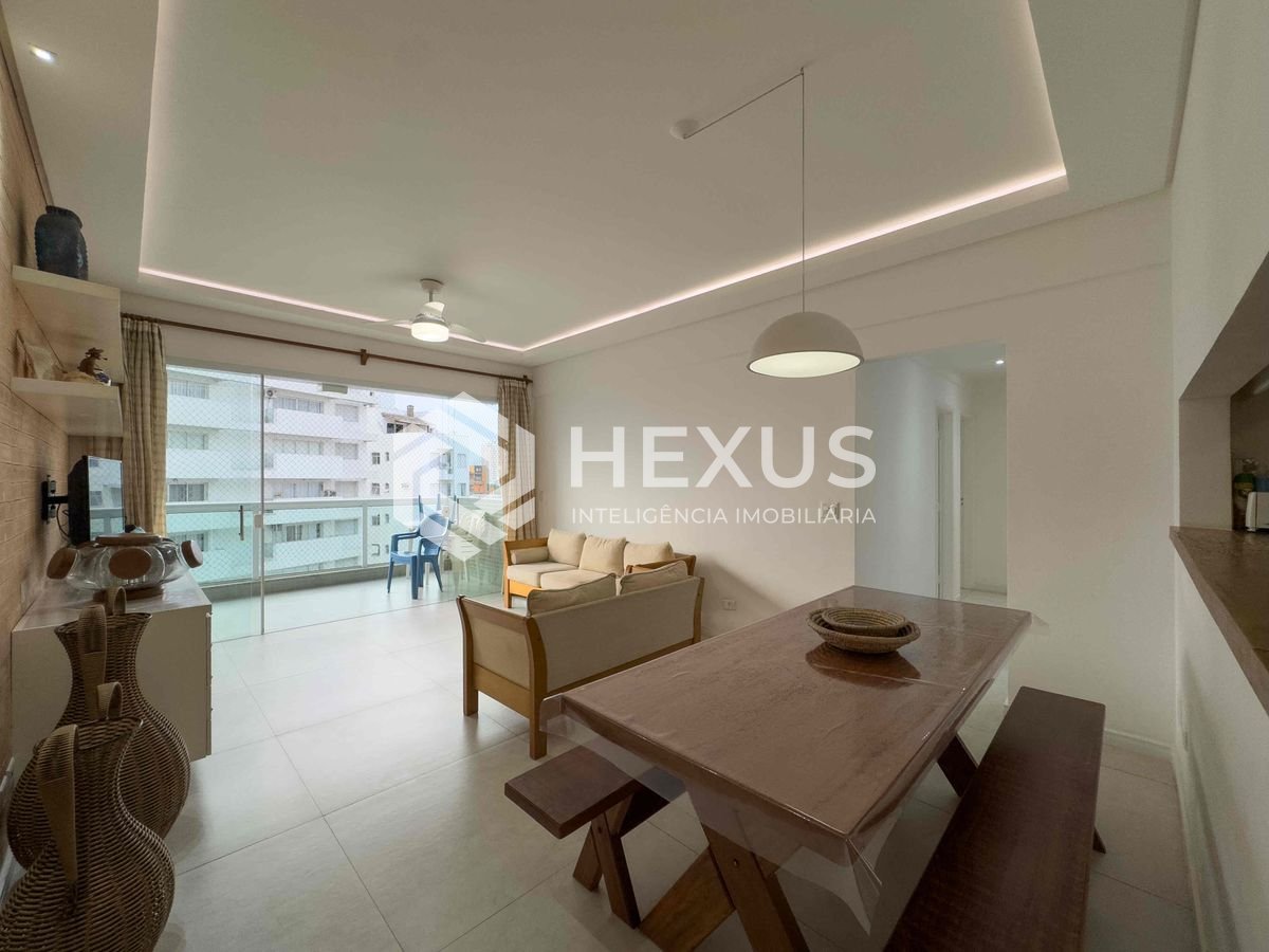 Foto 5 de Apartamento reformado com varanda na Praia das Astúrias, Guarujá
