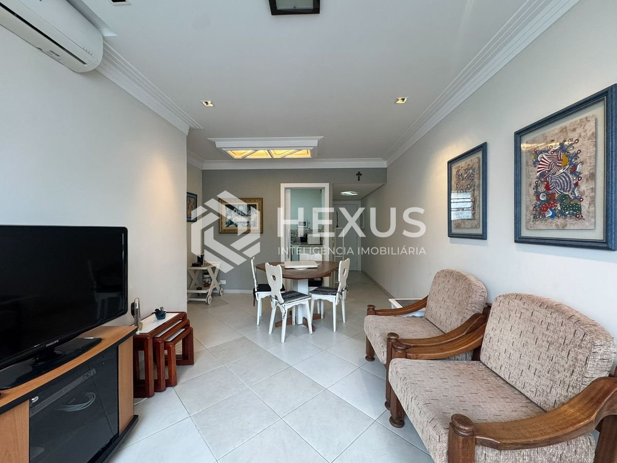 Foto 2 de Apartamento reformado com vista mar na beira mar da Praia das Pitangueiras, Guaruja