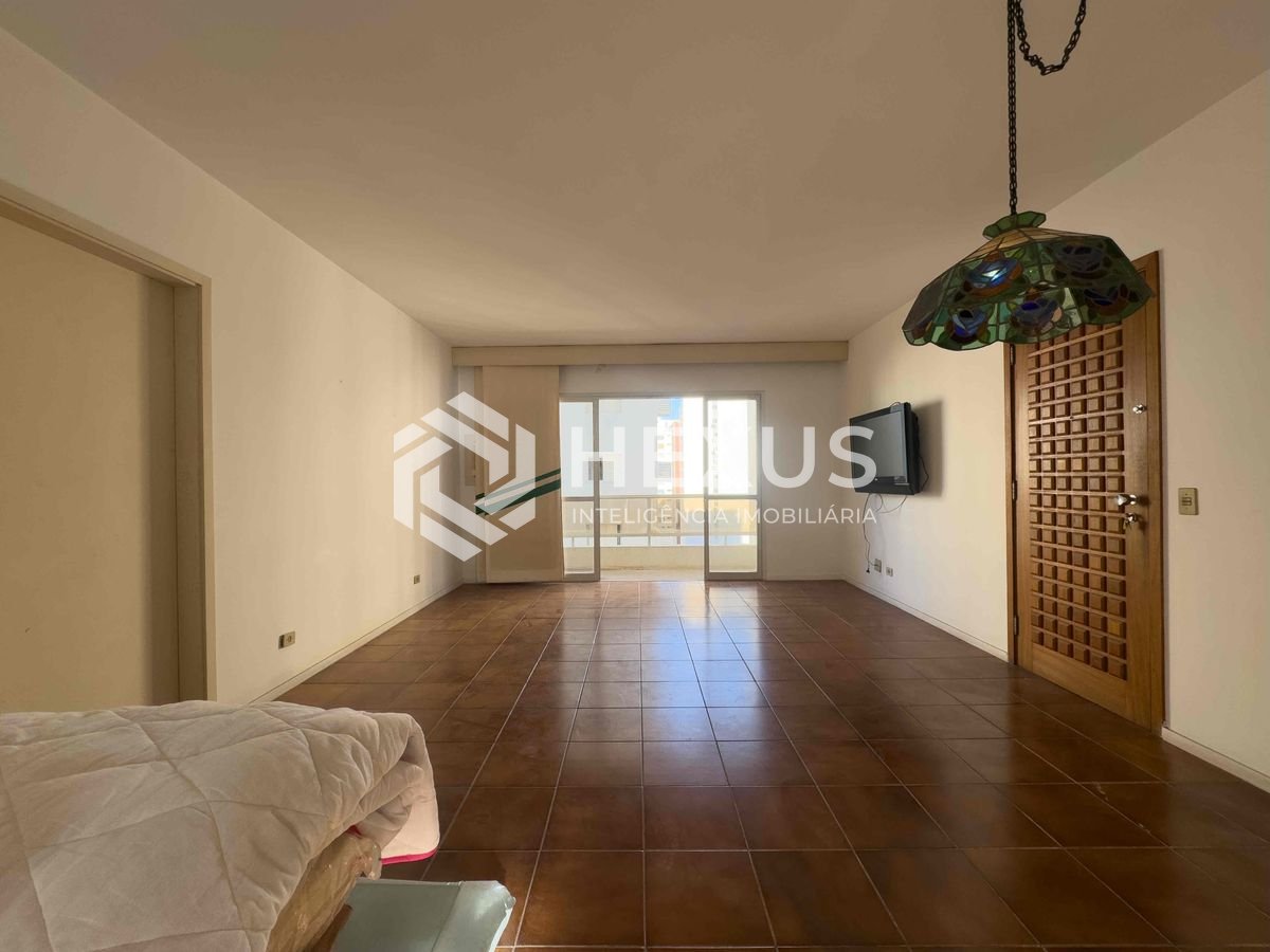 Foto 2 de Apartamento com varanda e lazer a duas quadras da Praia das Pitangueiras, Guaruja
