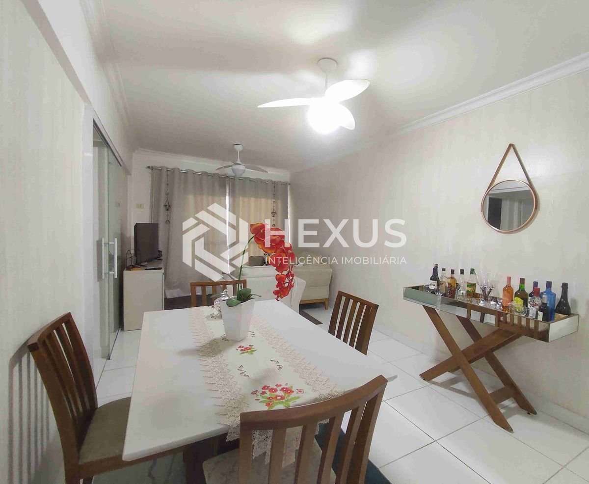 Foto 4 de Apartamento com varanda e vista livre na Praia das Astúrias, Guarujá-SP - 2 Quartos, 1 Vaga | Hexus Inteligência Imobiliária