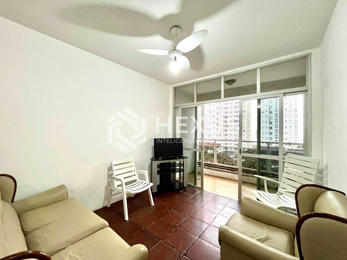 Foto 4 de Apartamento com varanda e vista mar na quadra mar da Praia das Pitangueiras, Guaruja