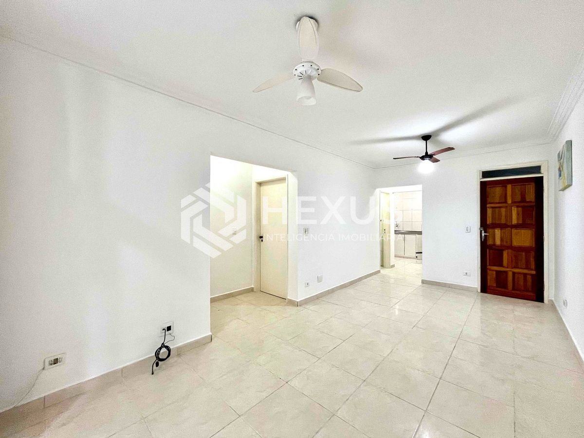 Foto 4 de Apartamento com varanda a uma quadra da Praia das Pitangueiras, Guaruja