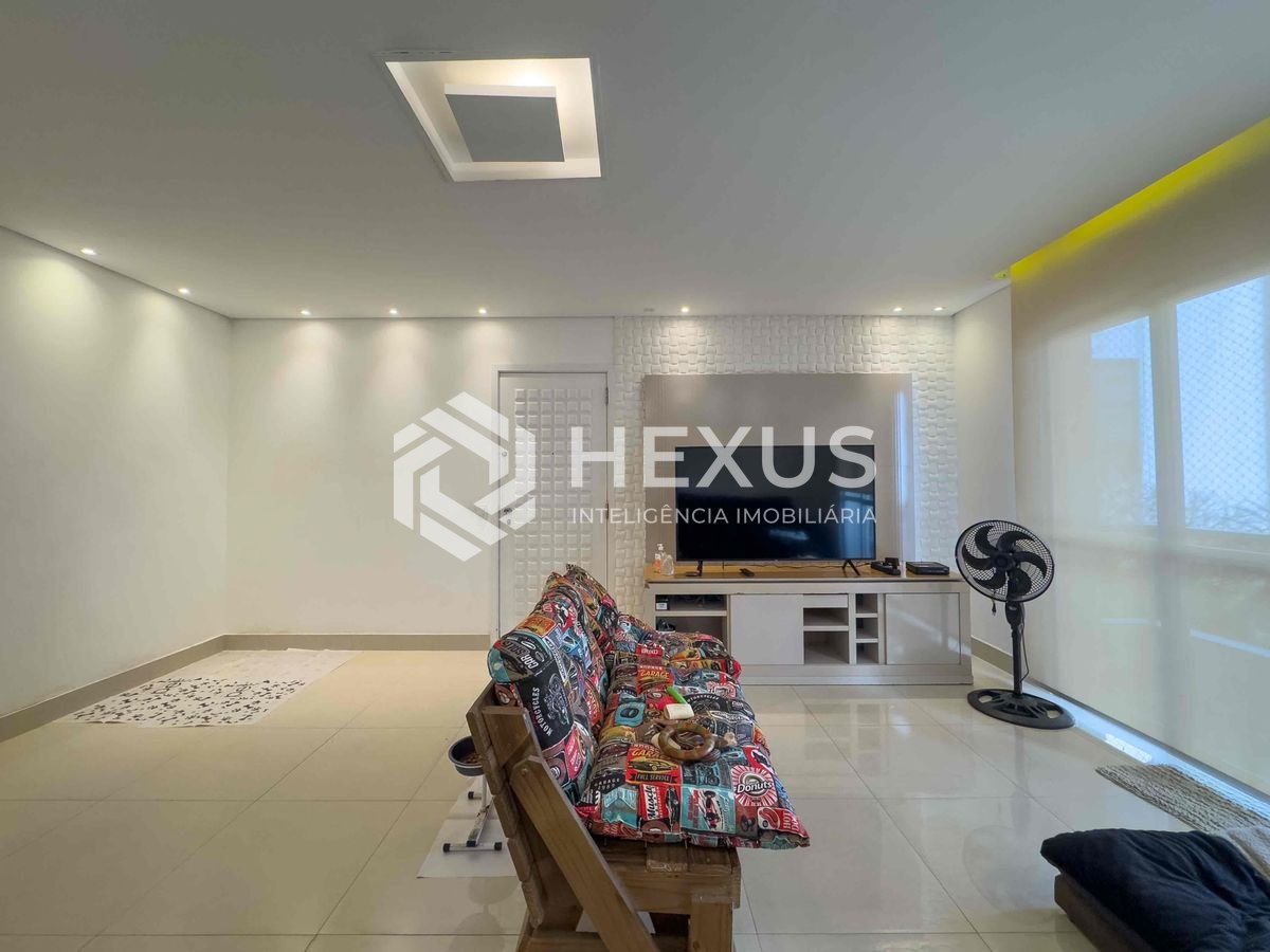 Foto 3 de Apartamento com varanda e lazer a duas quadras da Praia das Pitangueiras, Guaruja