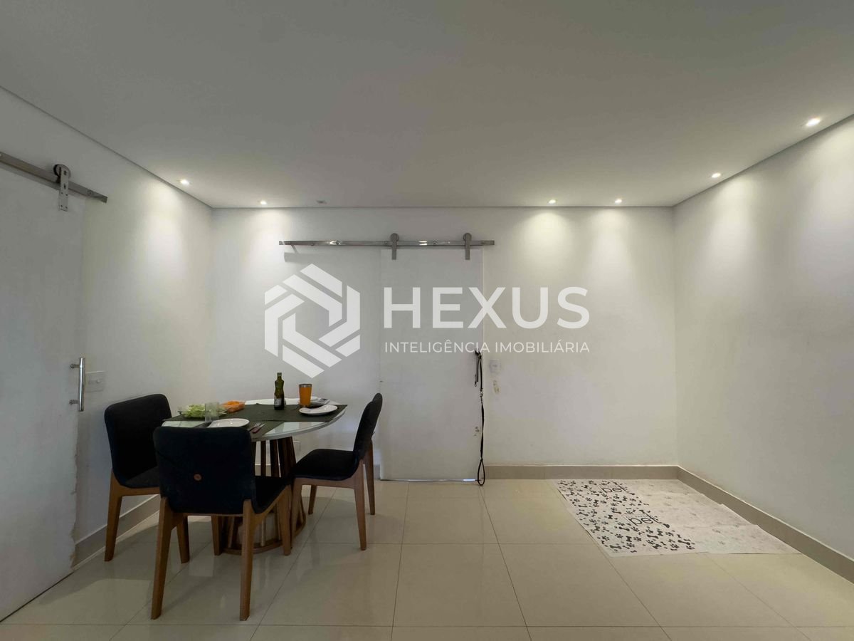 Foto 5 de Apartamento com varanda e lazer a duas quadras da Praia das Pitangueiras, Guaruja