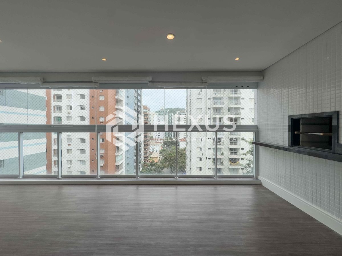 Foto 2 de Apartamento com varanda gourmet em prédio novo com lazer na Praia das Pitangueiras de 3 quartos (1 suíte), 2 vagas, Guarujá-SP.