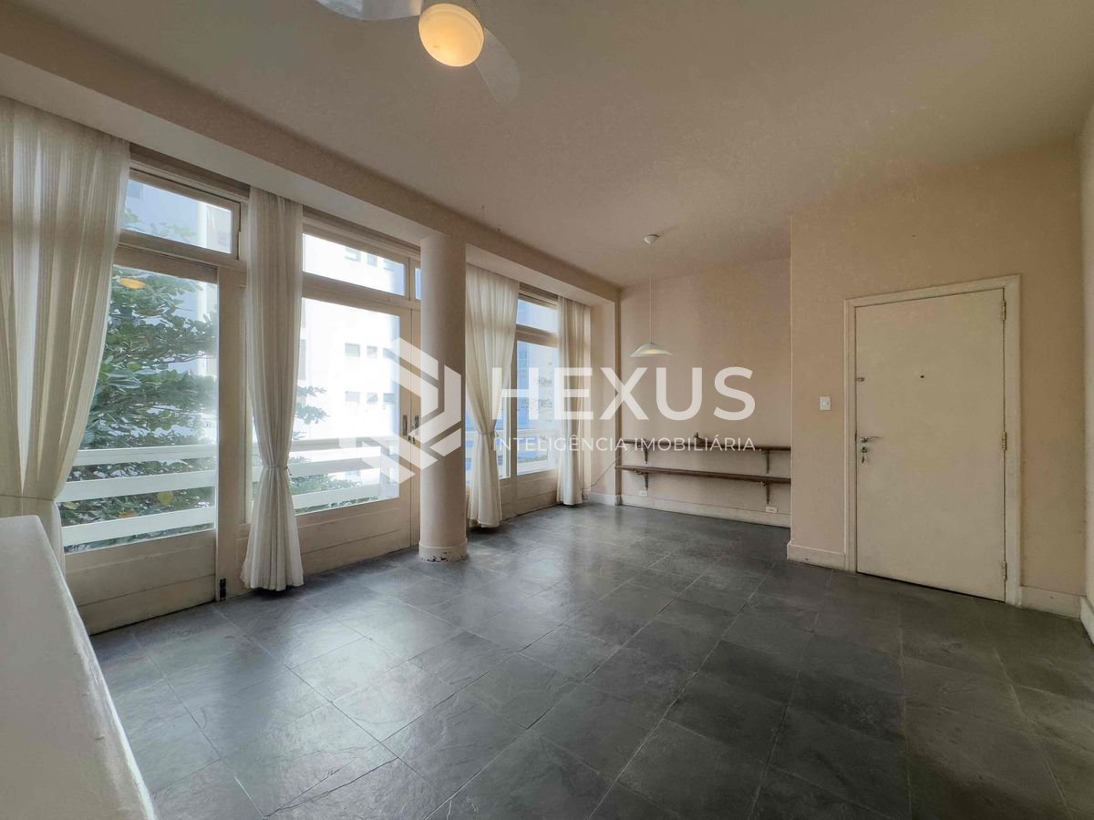 Foto 4 de Apartamento com varanda na beira mar da Praia das Pitangueiras, Guaruja