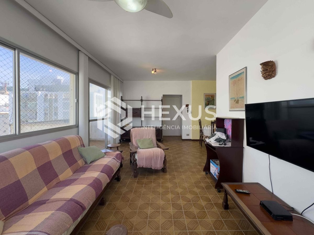 Foto 5 de Apartamento com varanda e vista mar na beira mar da Praia das Pitangueiras, Guaruja