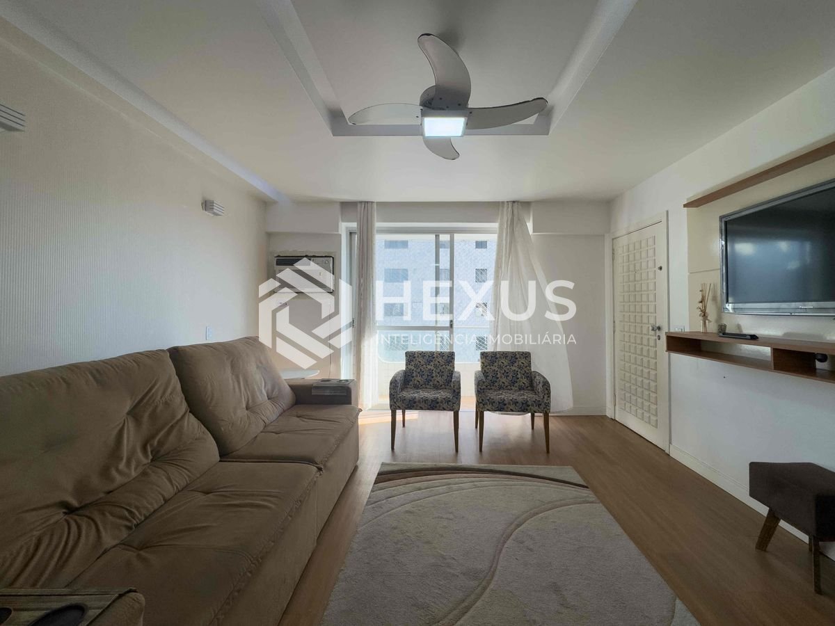 Foto 2 de Apartamento com varanda, reformado, duas quadras da Praia das Pitangueiras, Guaruja - Hexus