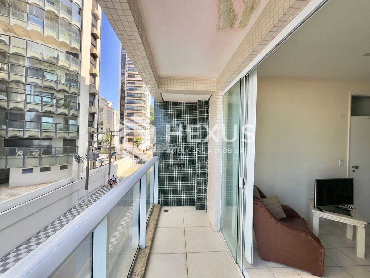 Foto 4 de Apartamento com varanda vista mar na beira mar da Praia das Asturias, Guaruja