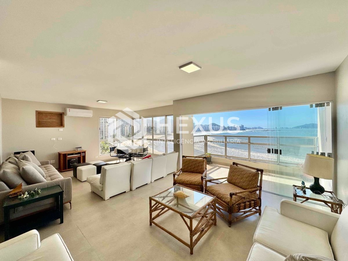 Foto 4 de Apartamento frente mar reformado com varanda na Praia das Asturias, Guaruja