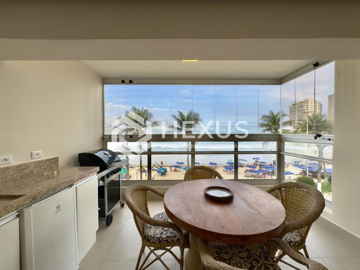 Foto 2 de Apartamento reformado frente mar com varanda vista mar na Praia das Asturias, Guaruja
