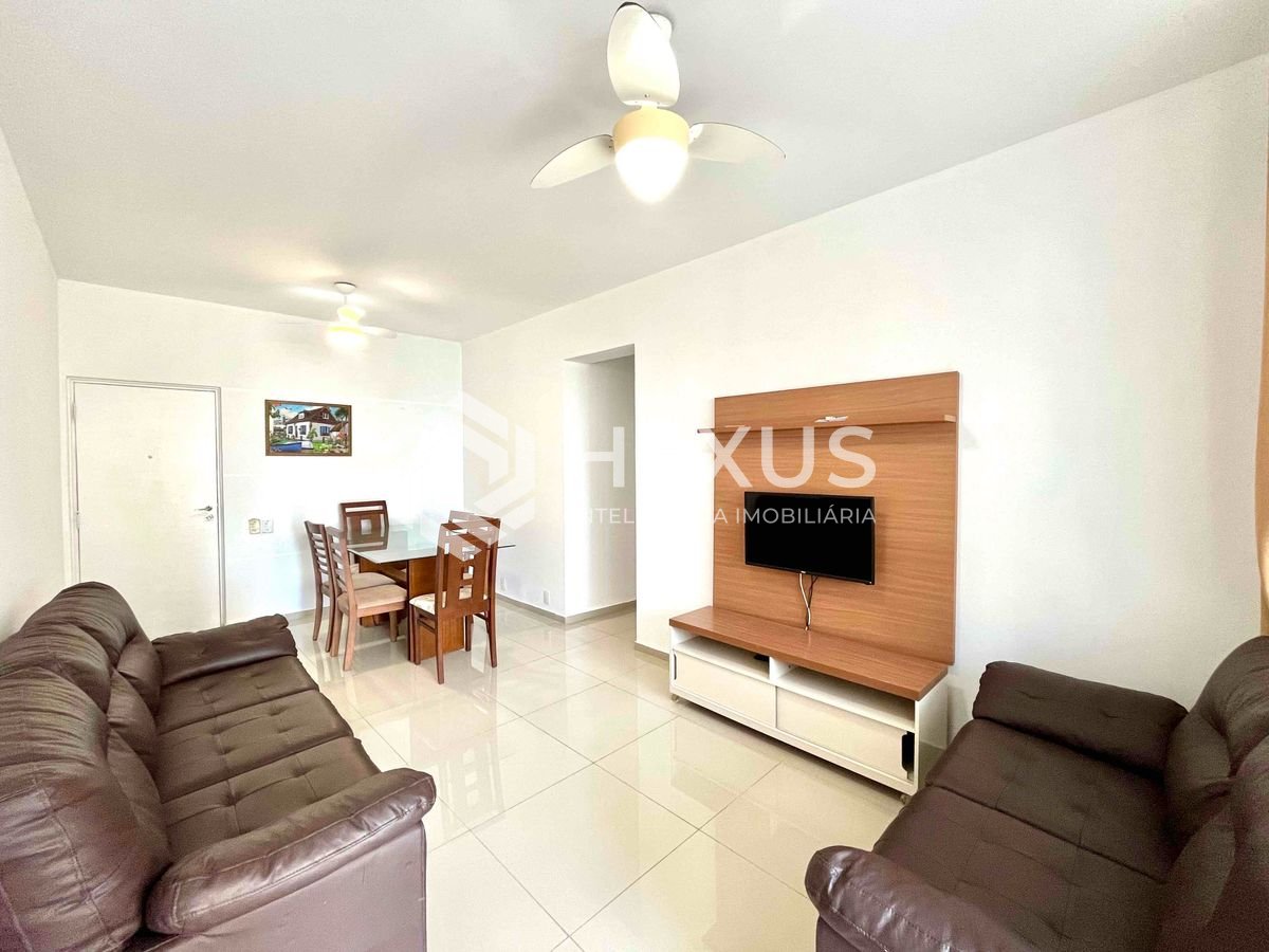 Foto 5 de Apartamento com varanda a uma quadra da Praia das Pitangueiras de 2 quartos, 1 vaga, Guarujá-SP.