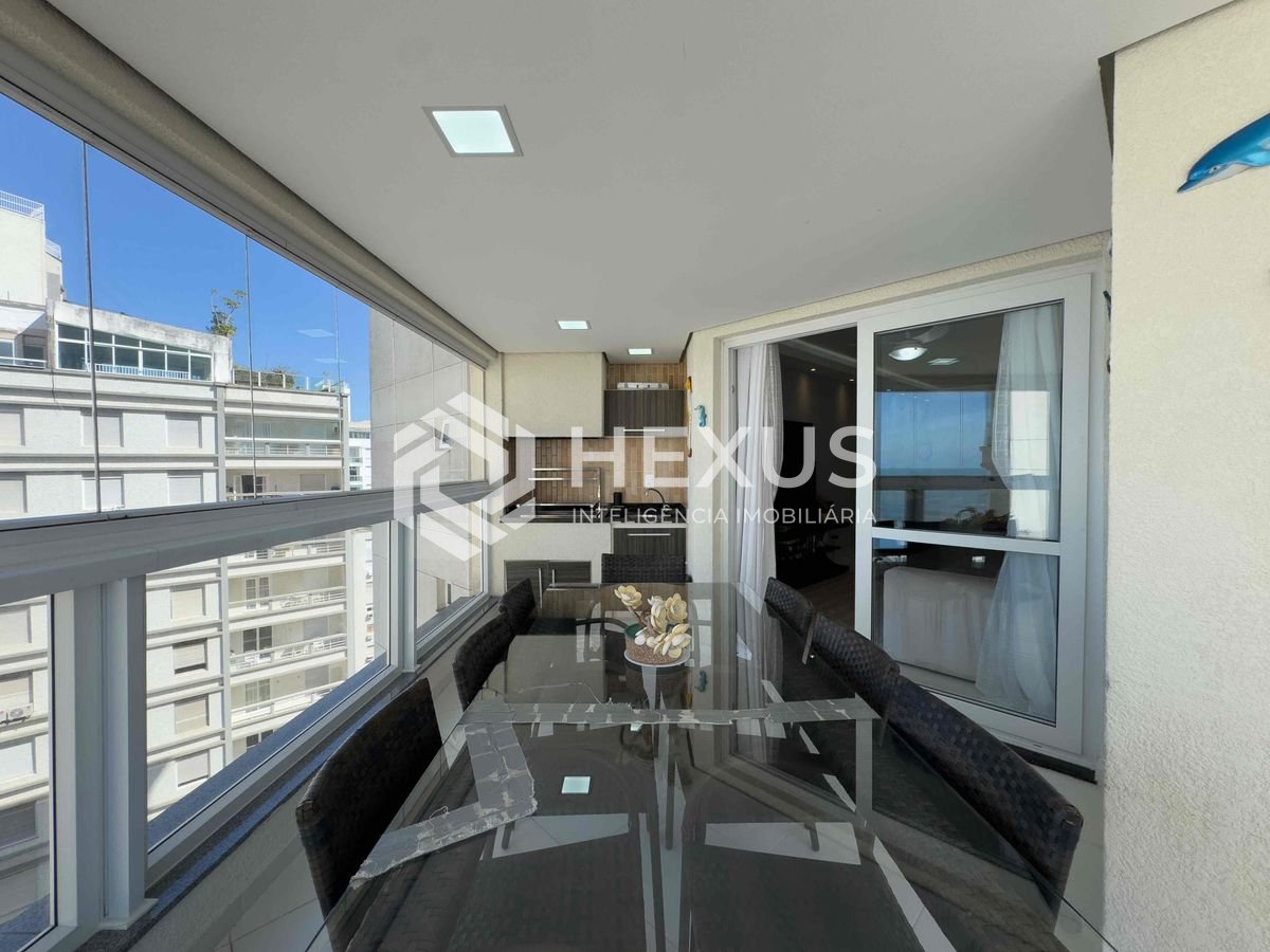 Foto 5 de Apartamento com varanda gourmet vista mar e lazer na beira mar da Praia das Pitangueiras, Guaruja