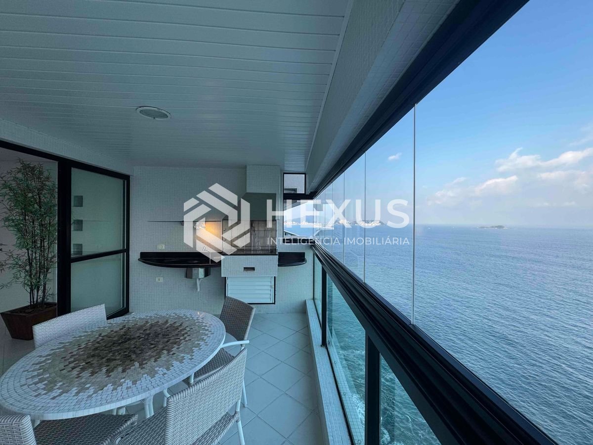 Foto 3 de Apartamento frente mar com varanda gourmet e lazer na Praia das Pitangueiras, Guaruja