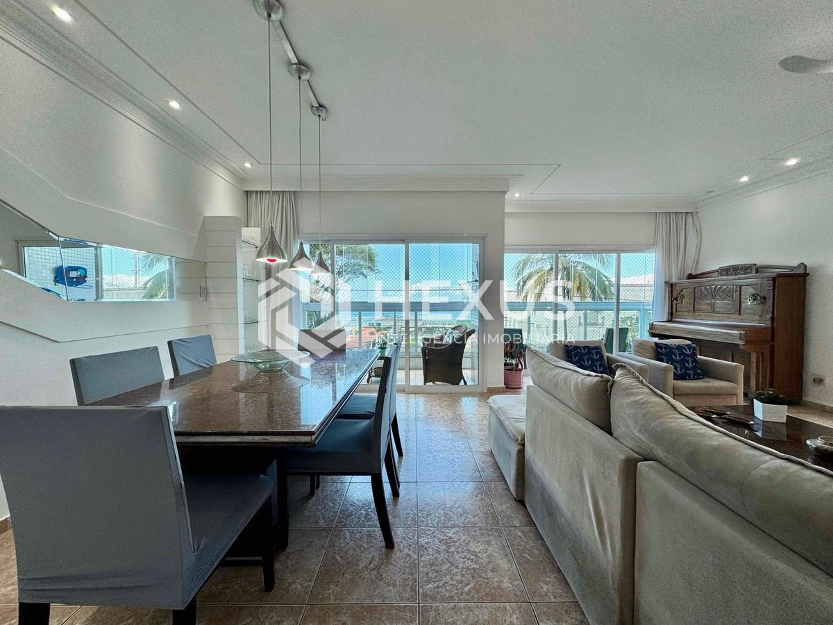 Foto 2 de Apartamento frente mar com varanda e vista mar na Praia das Pitangueiras, Guaruja
