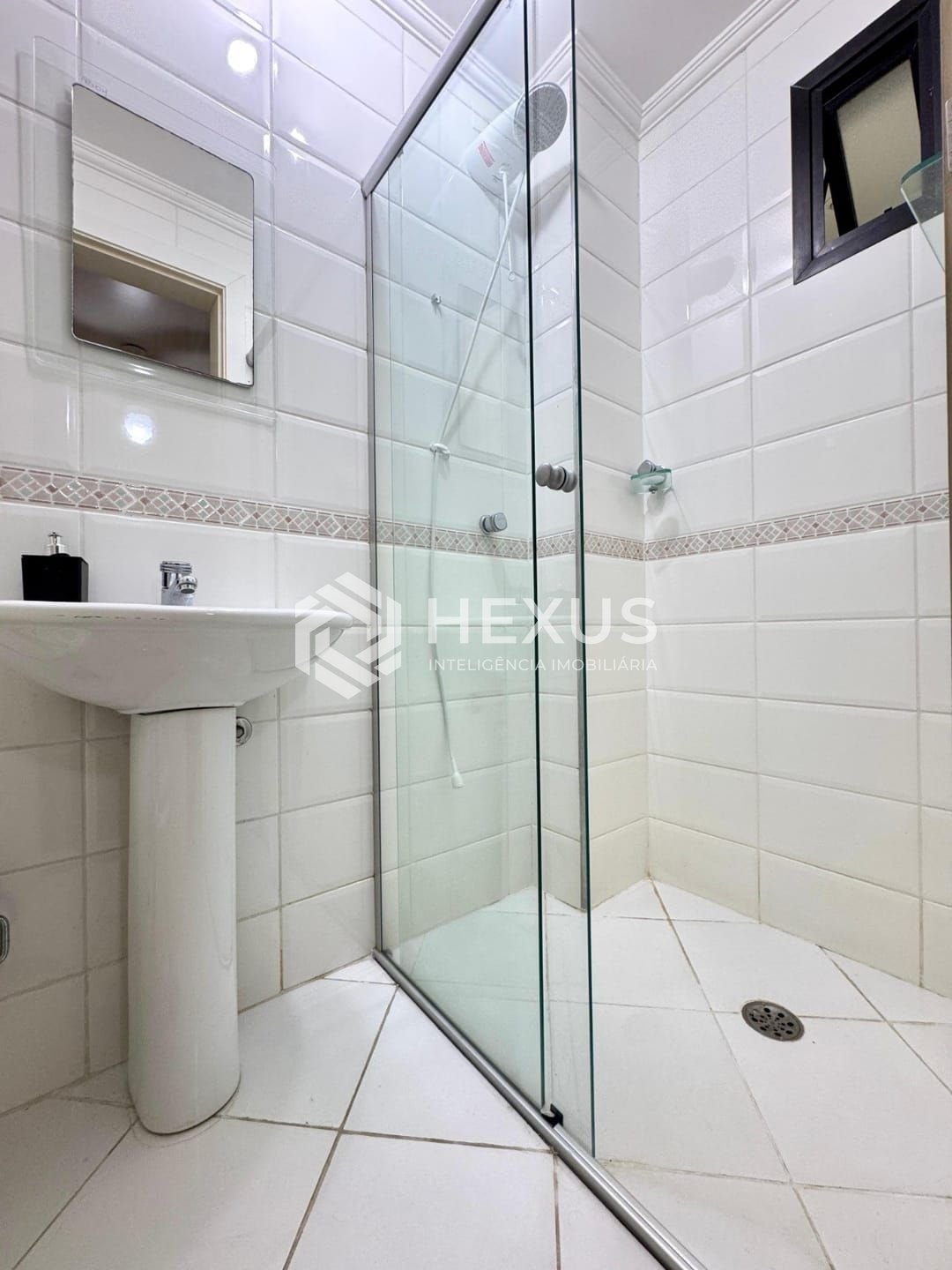 Foto 4 de Apartamento à venda, Jardim Astúrias, Guarujá, SP