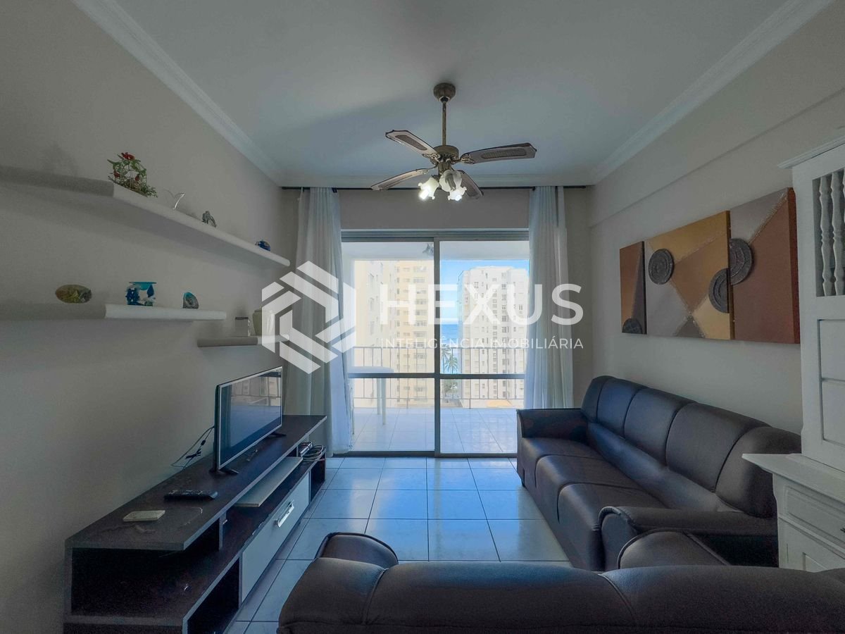 Foto 3 de Apartamento com varanda e vista mar a uma quadra da Praia das Pitangueiras de 3 quartos, 1 vaga, Guarujá-SP.