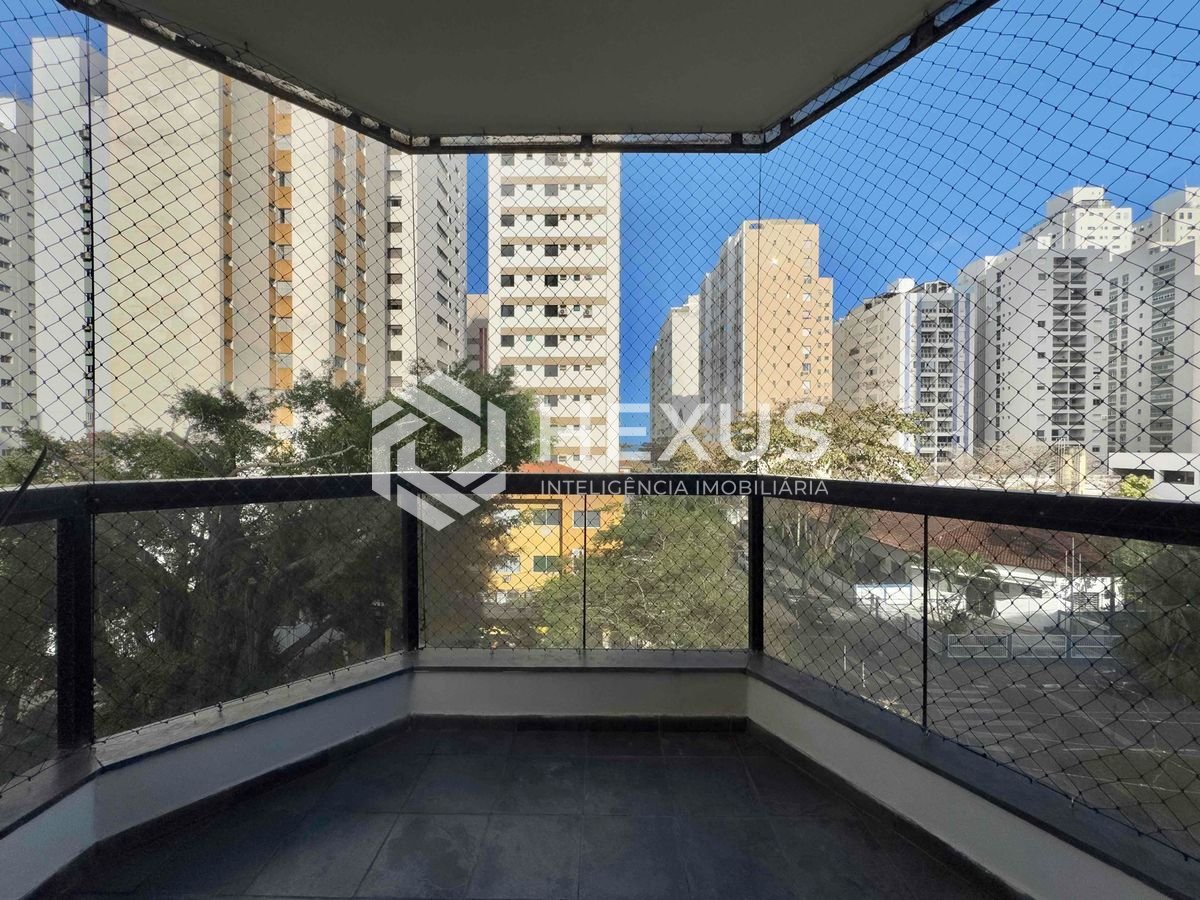 Foto 4 de Apartamento com varanda, lazer, duas quadras da Praia das Pitangueiras, Guaruja | Hexus Inteligência Imobiliária