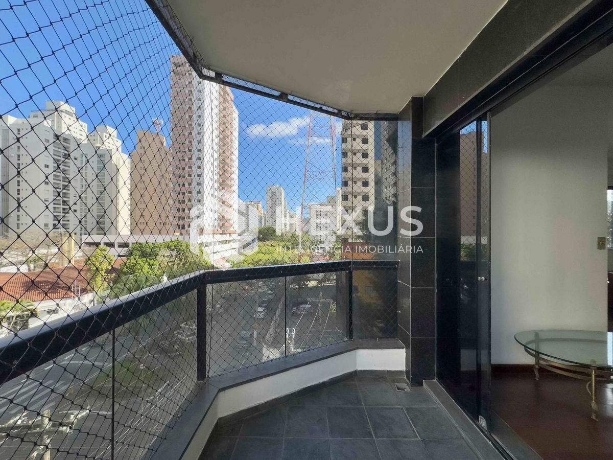 Foto 5 de Apartamento com varanda, lazer, duas quadras da Praia das Pitangueiras, Guaruja | Hexus Inteligência Imobiliária