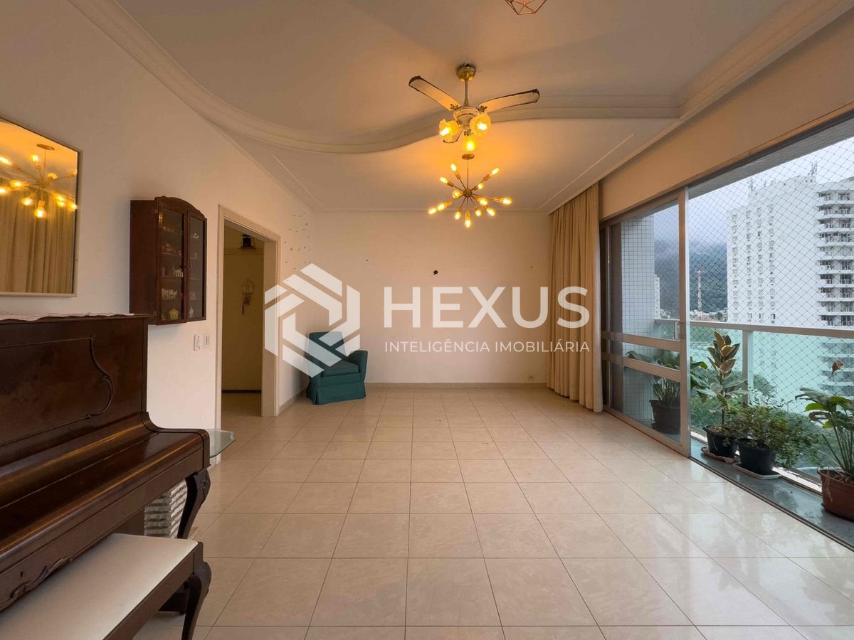 Foto 5 de Apartamento com varanda e vista mar na beira mar da Praia das Pitangueiras, Guaruja