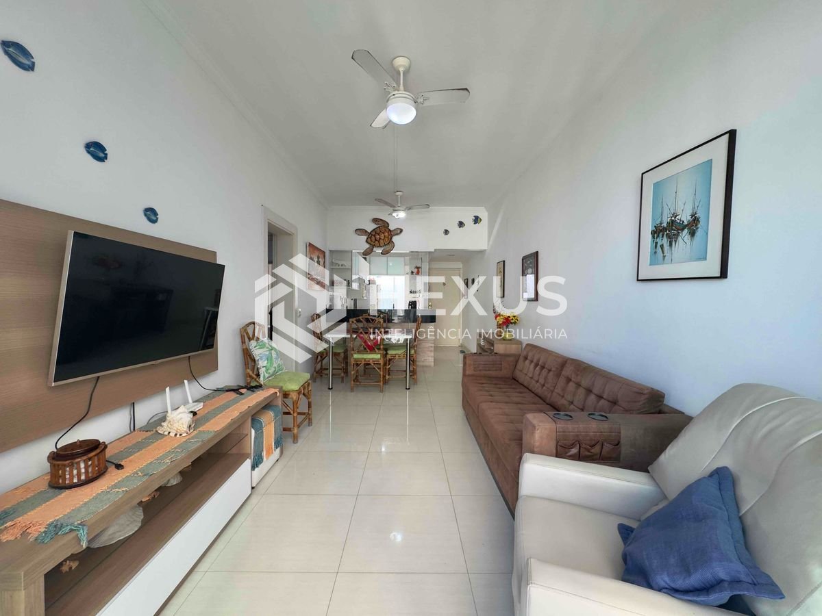Foto 4 de Apartamento com varanda e vista mar a uma quadra da Praia das Pitangueiras de 2 quartos com 1 vaga, Guarujá-SP